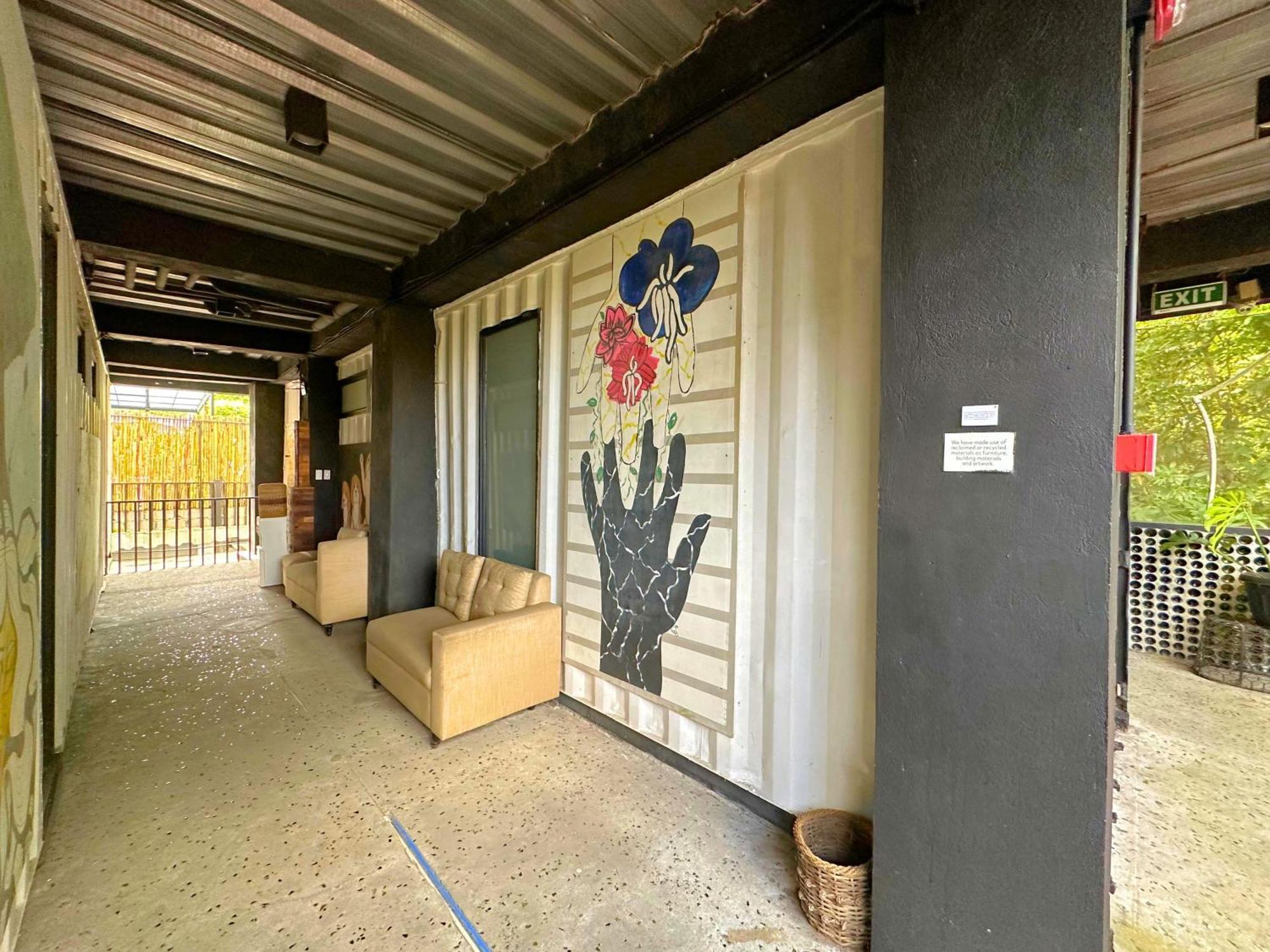 Containers By Eco Hotels Tagaytay City Exteriör bild
